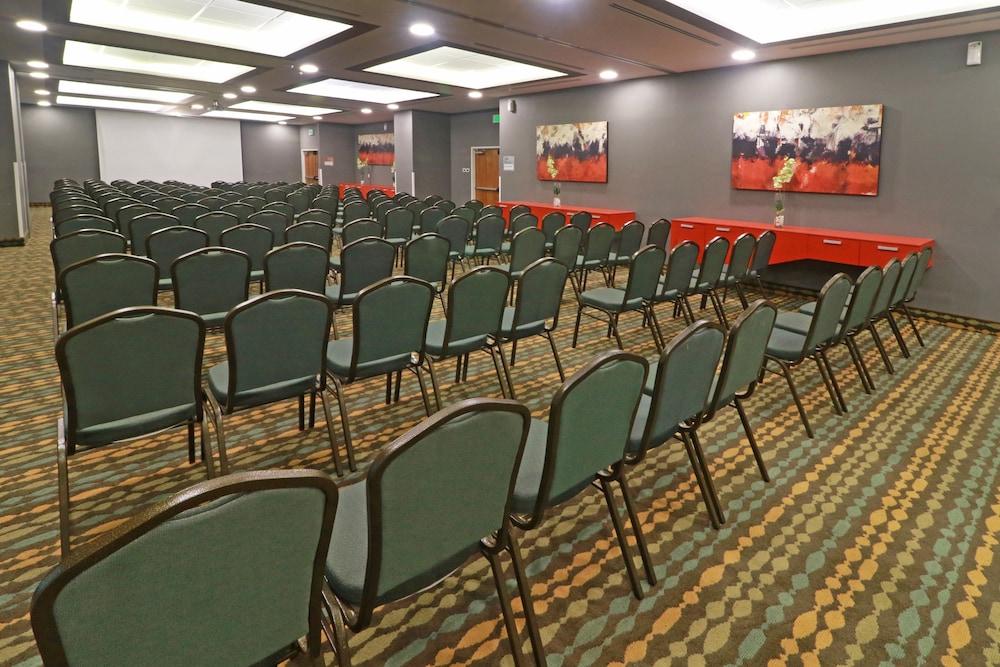 Hotel Wyndham Garden Guadalajara Acueducto Zapopan Zewnętrze zdjęcie