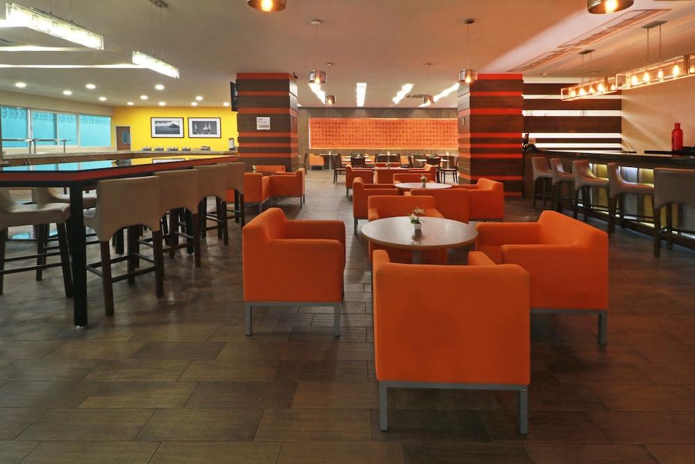 Hotel Wyndham Garden Guadalajara Acueducto Zapopan Zewnętrze zdjęcie