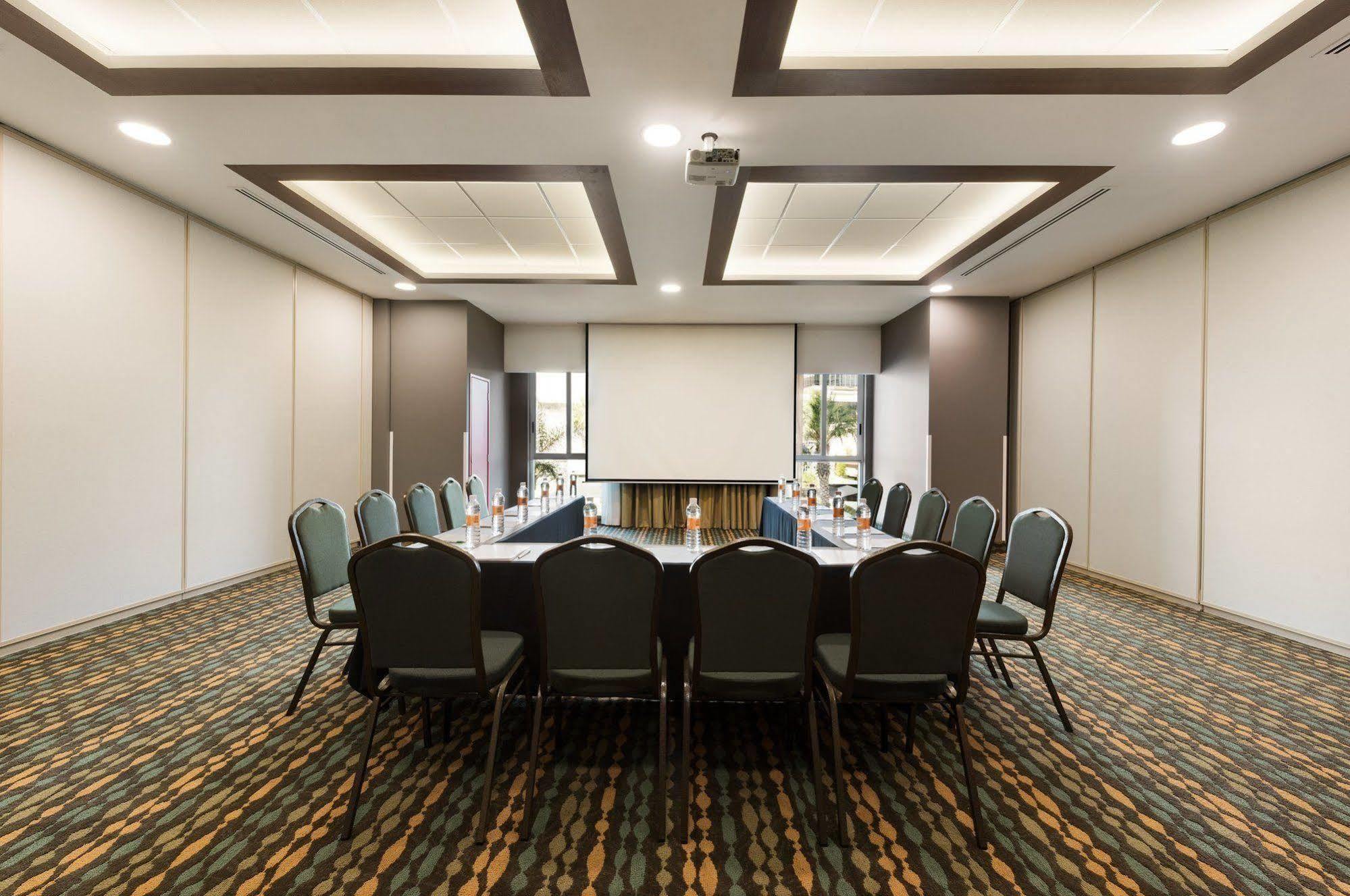 Hotel Wyndham Garden Guadalajara Acueducto Zapopan Zewnętrze zdjęcie